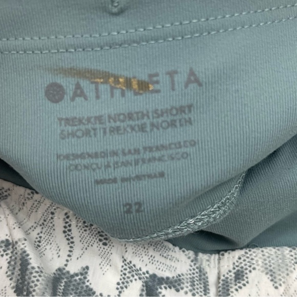 NWT Athleta Trekkie North Athletic Shorts | Ethereal Bloom Magnolia White | 22 - Picture 10 of 11